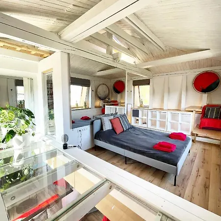 Matilda's Lovely 2-bedroom House Вілла *