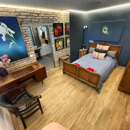 Вілла Matilda's Lovely 2-bedroom House *