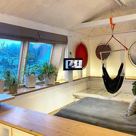Matilda's Lovely 2-bedroom House Βίλνιους
